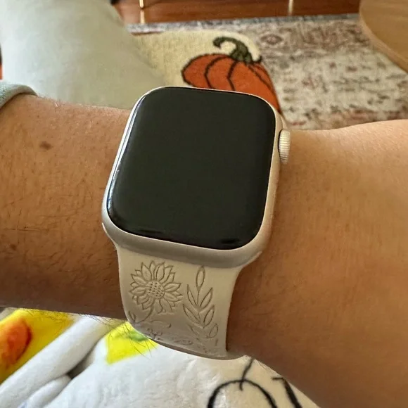 Apple Watch Series 8 GREAT condition! - Picture 4 of 4
